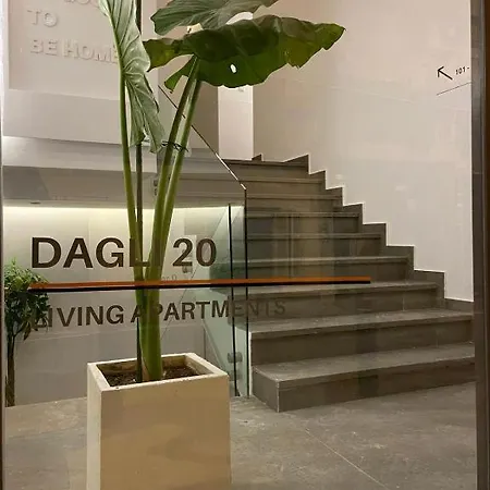 Skyhigh, Nilie Hospitality Mgmt Daire *