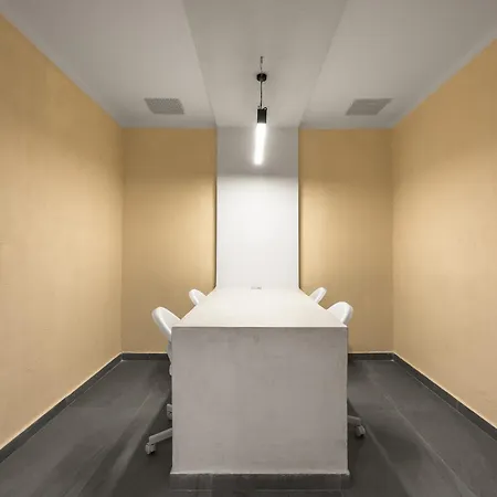 Skyhigh, Nilie Hospitality Mgmt Apartman