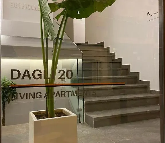 Skyhigh, Nilie Hospitality Mgmt דירה *